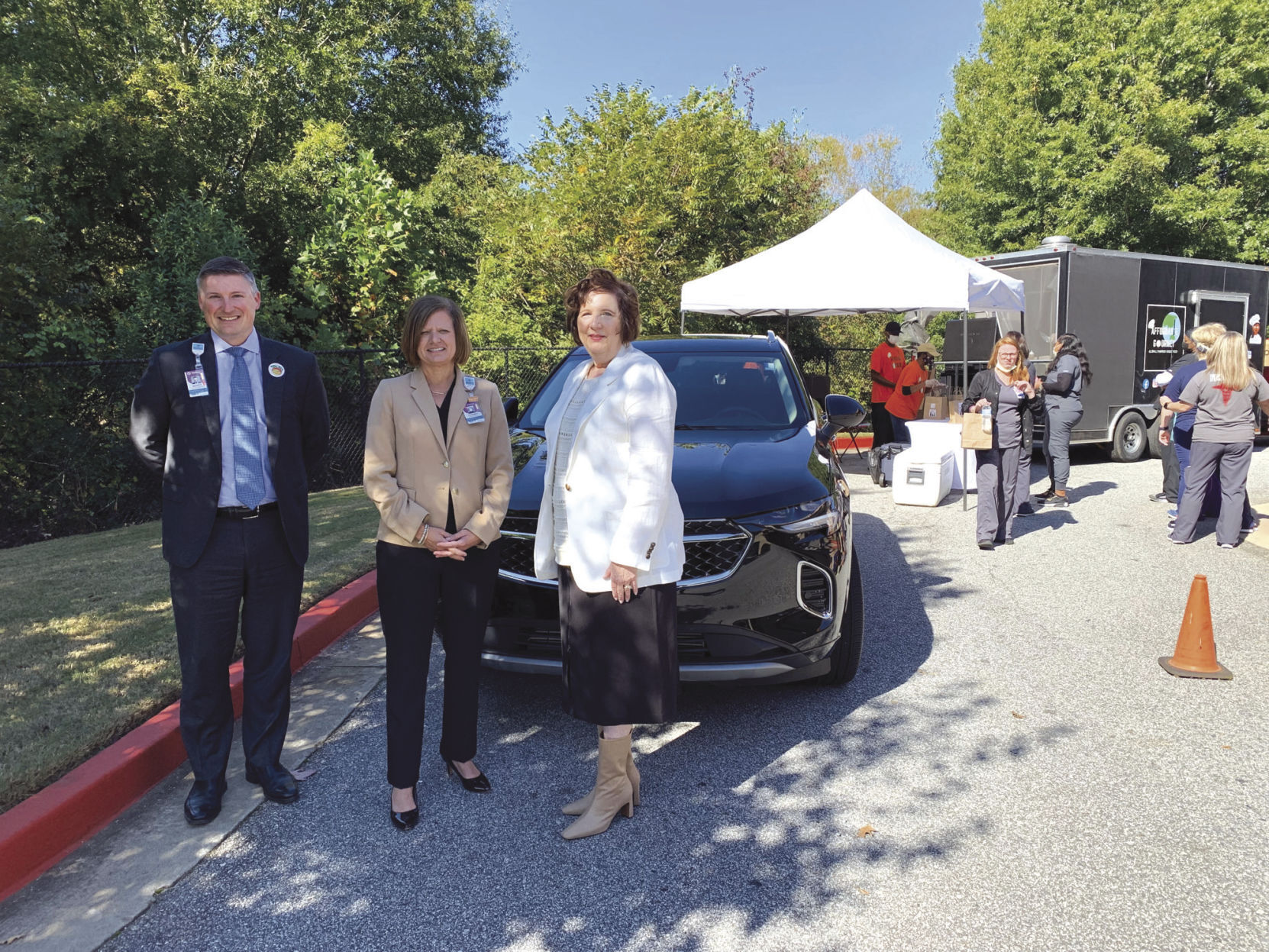 Cronic Buick shows support for hospital staff
